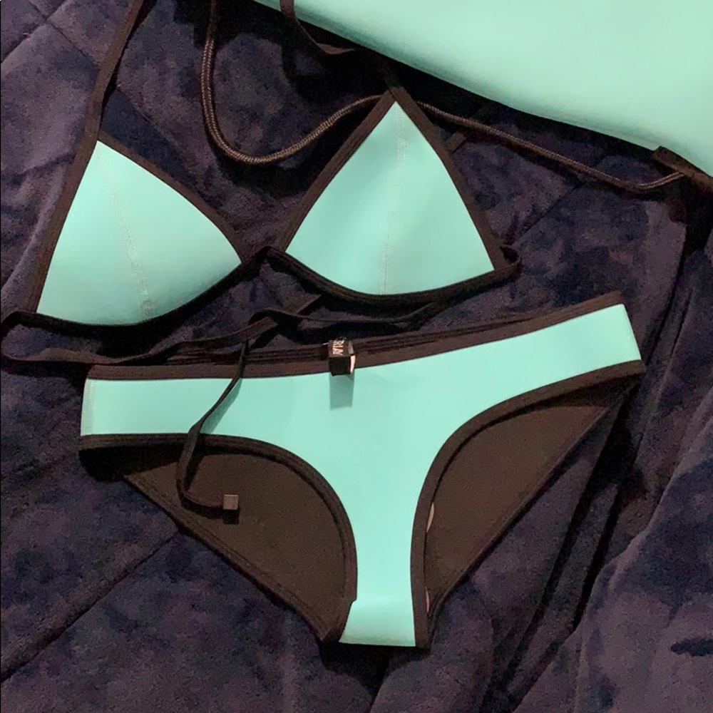 NWT triangl bikini set